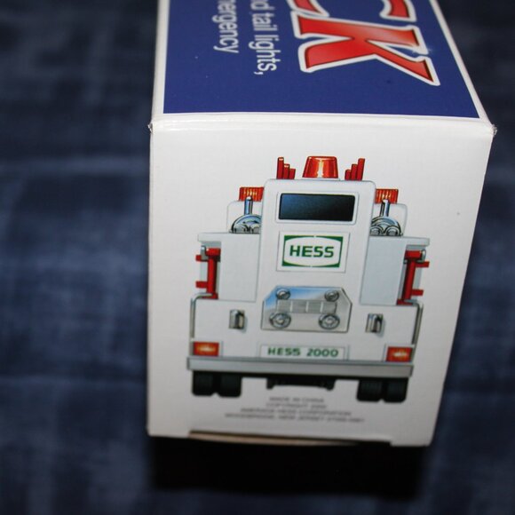 NEW Hess Toy Truck Fire Truck 2000 - Picture 3 of 3